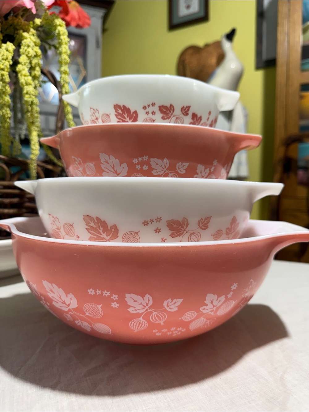 PYREX Pink Gooseberry Cinderella Mixing Bowls Set